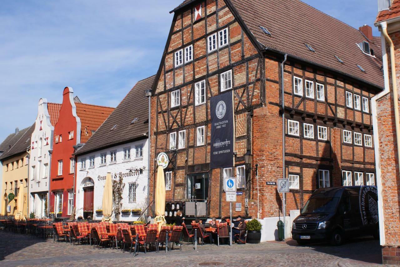 Stadtvilla Bruegemann Mit Terrasse & Parkplatz - Abc136 By AbcWißmar Eksteriør billede